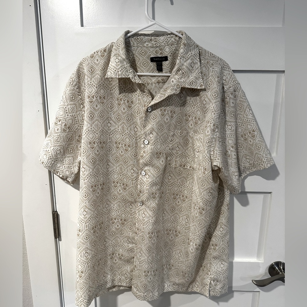 Men’s Van Heusen Dress Shirt